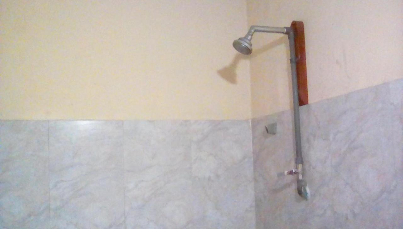 Leaf Guest House Гампола Екстер'єр фото