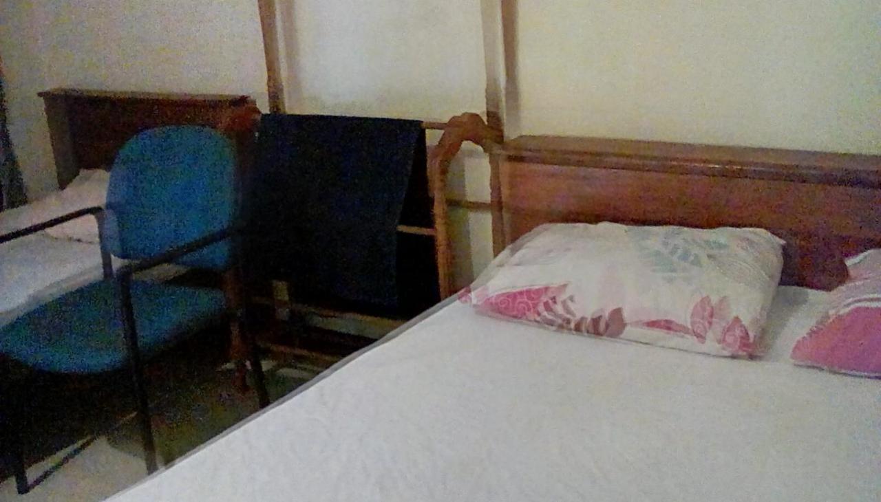 Leaf Guest House Гампола Екстер'єр фото